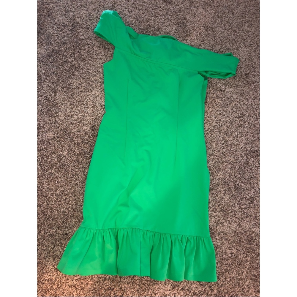 Dress never worn before - tag still on!